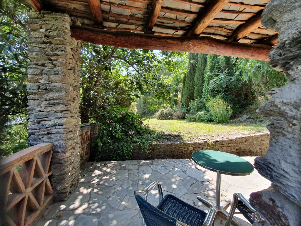 casa_alpujarras_patio_jardín